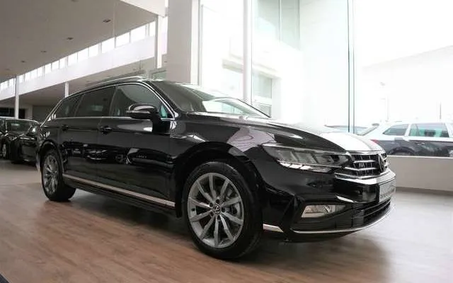 Volkswagen Passat Variant 2.0TDi 150PK DSG R-LINE*NIEUW MODE Image 4