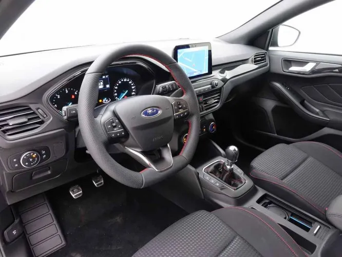 Ford Focus 1.5 TDCi 120 EcoBlue Clipper ST-Line + GPS + Priv Image 8