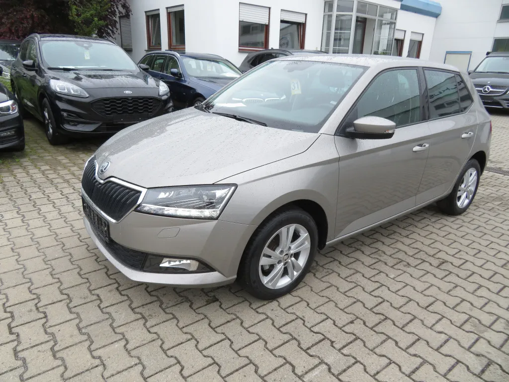 Skoda Fabia 1.0 TSI STYLE*MIRROR LINK*KAMERA*VOLL LED* Image 3