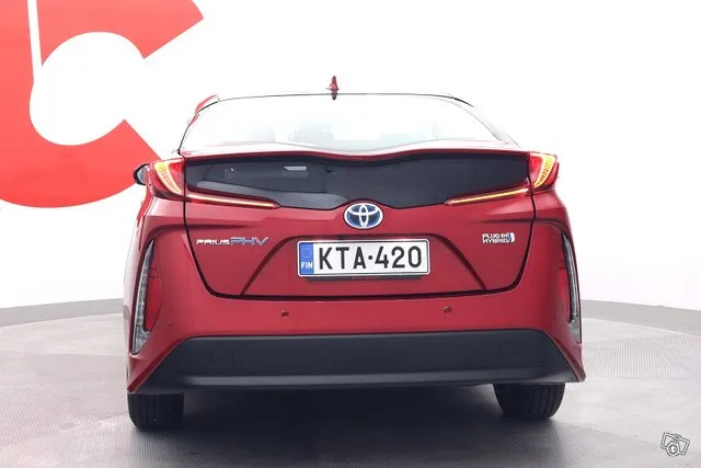 Toyota Prius Active - JBL / HUD / TUTKAT / ETÄVIILENNYS- JA  Image 4