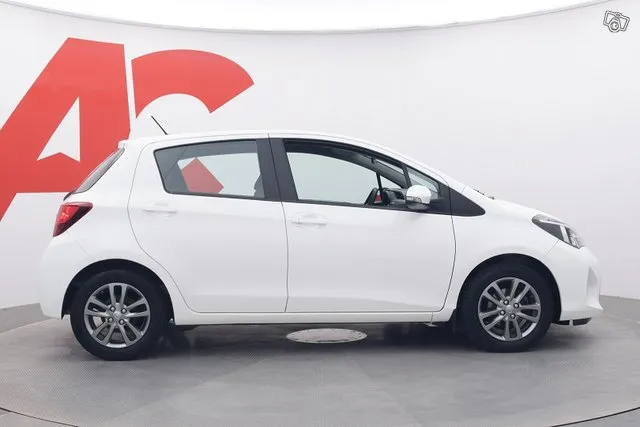 Toyota Yaris 1,33 Dual VVT-i Active 5ov - NAVIGOINTI, Kamera Image 6